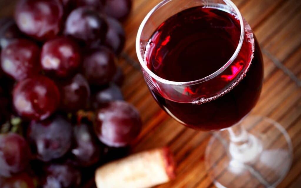 възможно ли е червено вино с псориазис