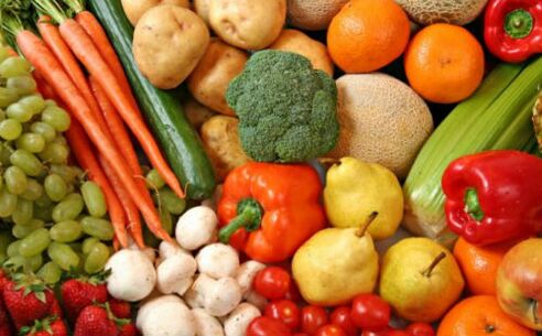 Пациентите, страдащи от псориазис, трябва да включват зеленчуци и плодове в диетата си. 